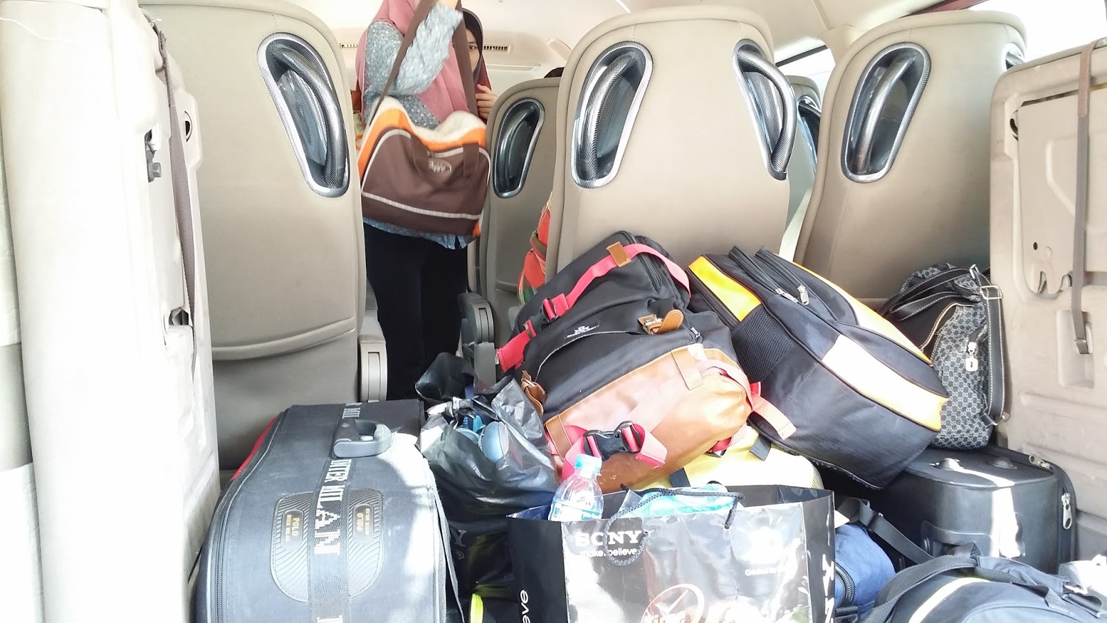 Sewa Van Toyota Commuter 18 Seat Johor Bahru