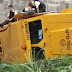 Carro forte capota e deixa trânsito lento na BR-230