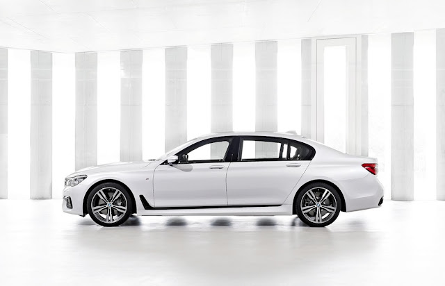 7-Series 2016 BMW 7-Series white