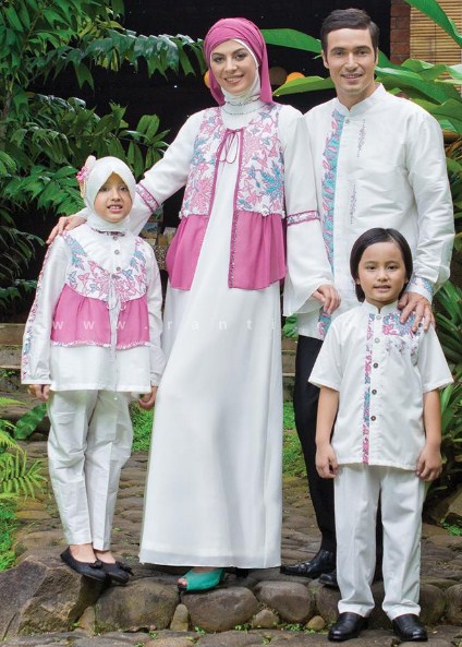 Aneka Model Baju  Muslim Seragam  Keluarga dari Yang  Motif 