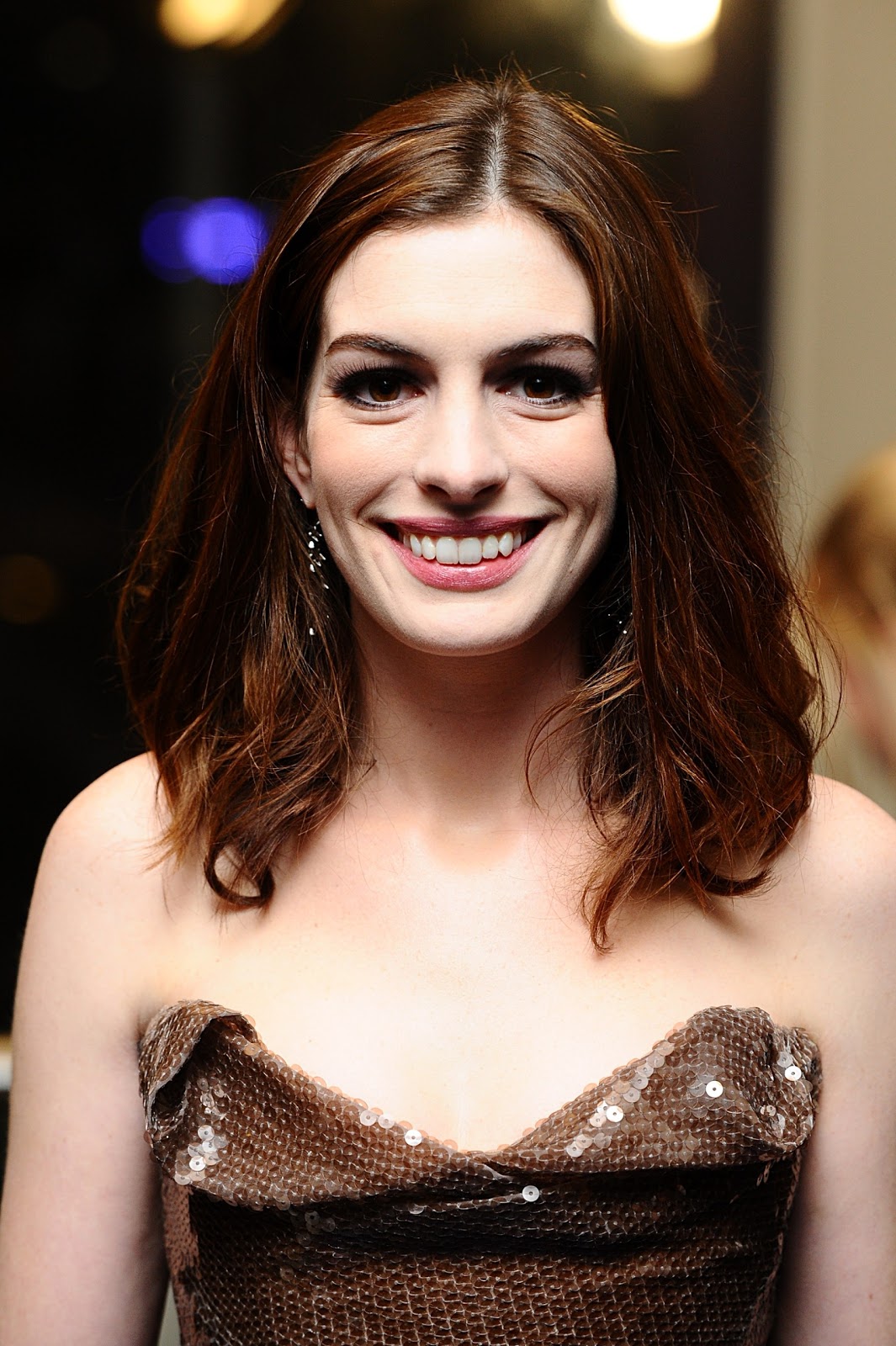 http://4.bp.blogspot.com/-gHMlhtjHONM/Tq9hXE82JwI/AAAAAAAAA84/afev1a6ZuVg/s1600/Anne+Hathaway+I.jpg