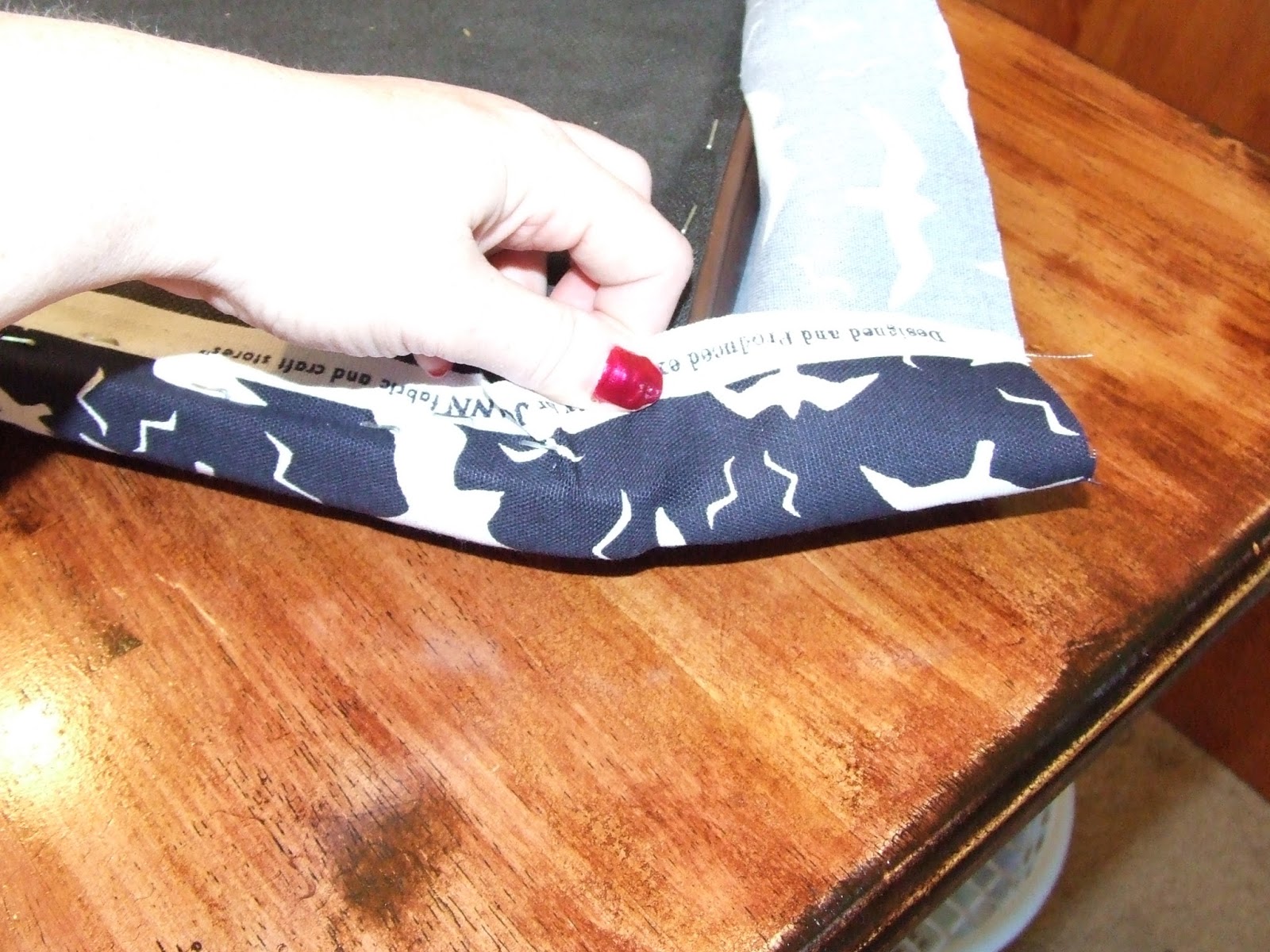 Diane's Creativity Spot: Today I recovered my bar stool seats - Tutorial