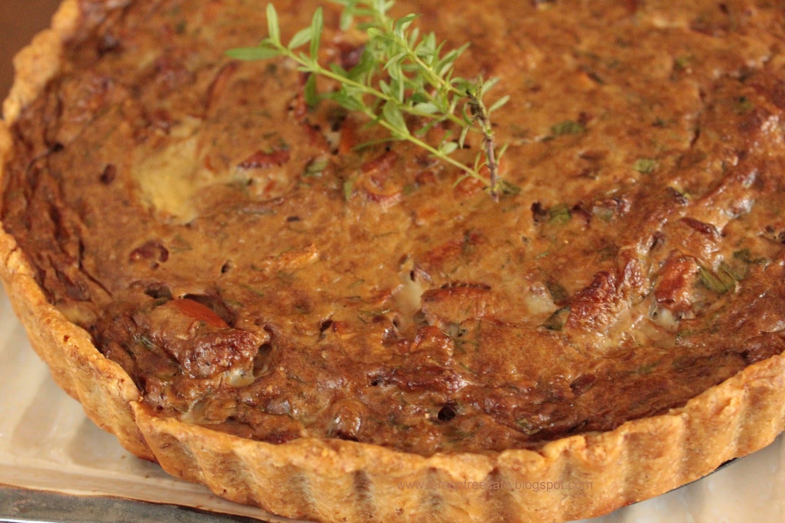 a lemon tree cafe tarta z kurkami chanterelle mushroom tart