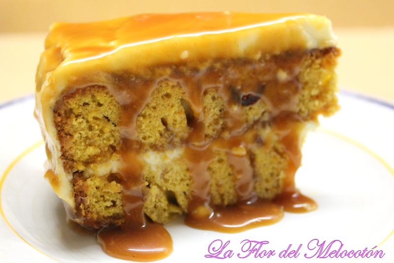 Tarta de calabaza y avellanas con crema de queso y caramelo salado