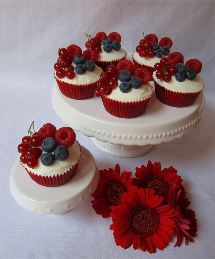 Buttermilch-Beeren-Cupcakes