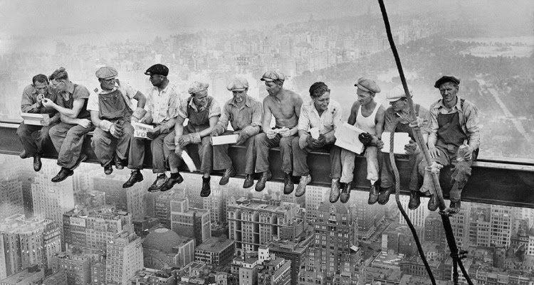 A Vintage Nerd, Vintage Blog, Retro Lifestyle Blog, A Picture Worth a Thousand Words, Historic Photos, Lunch Atop a Skyscraper Photo