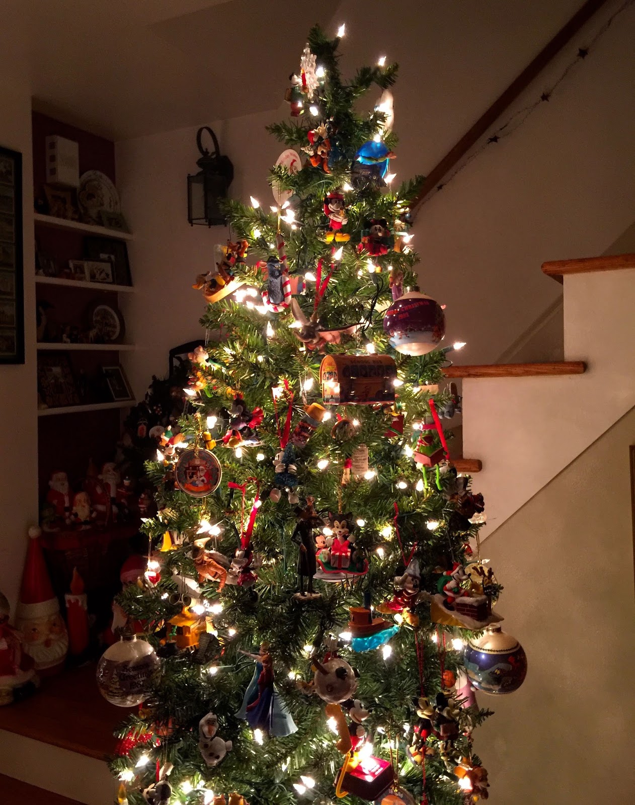 disney musings wordless wednesday our disney christmas tree disney musings wordless wednesday our disney christmas tree