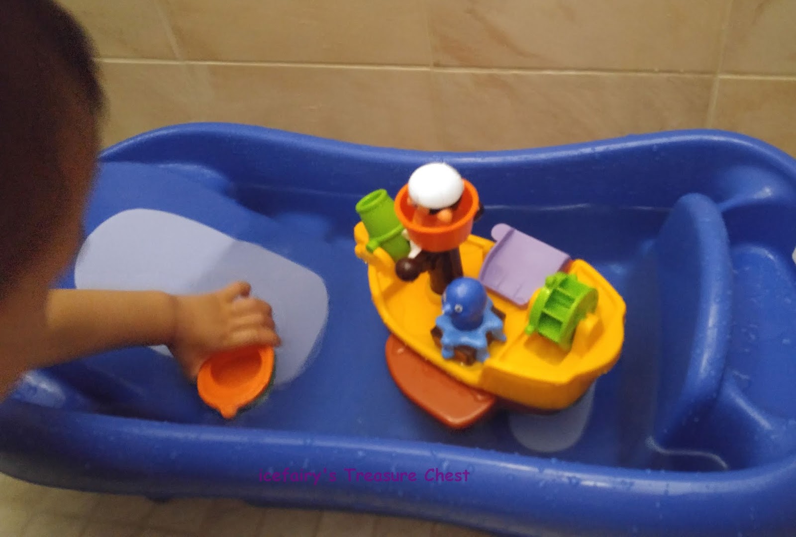 toomies pirate bath ship