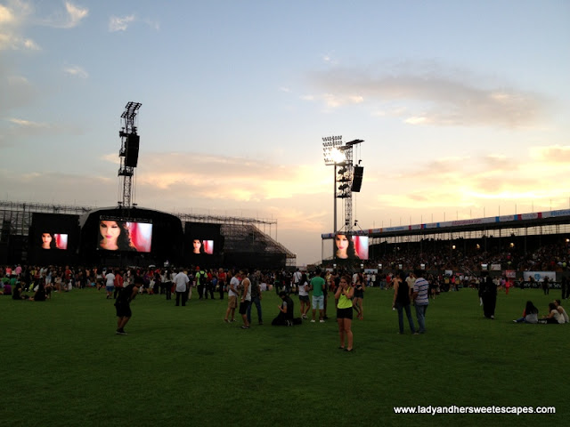 crowd before Justin Bieber's Believe concert in Dubai