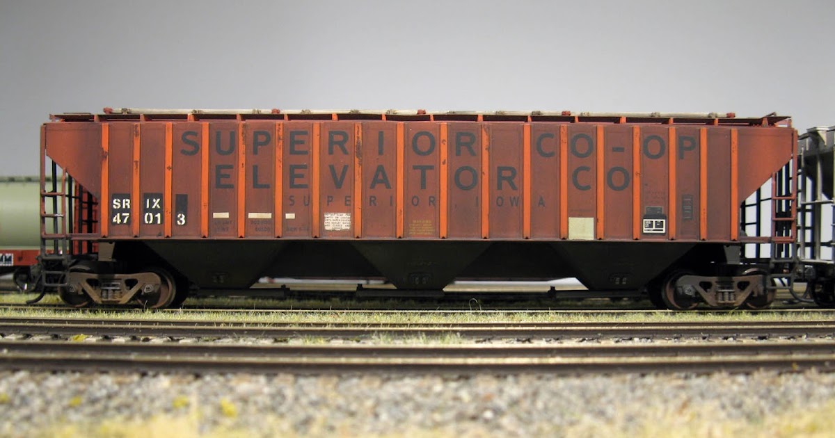 Hedley Junction Weathering Grain Hoppers