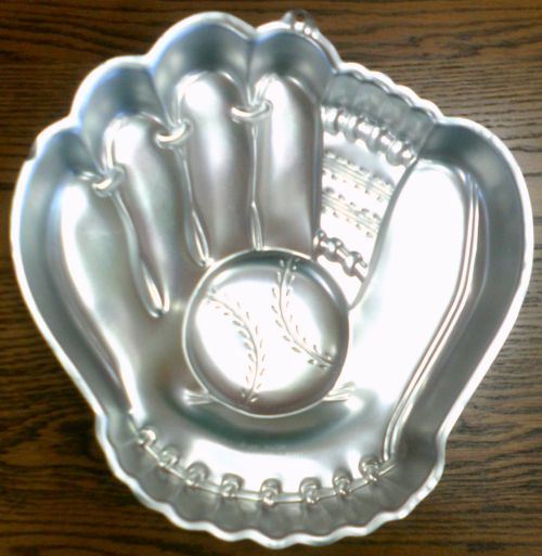 Treasure Box . . . . . 8816463 SOLD Wilton Baseball Glove and Ball