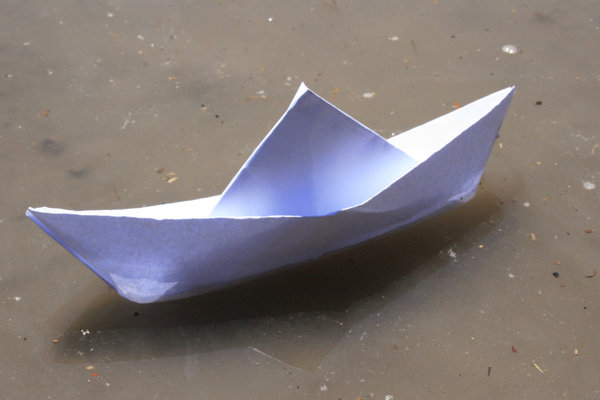 paper boat designs - online news icon