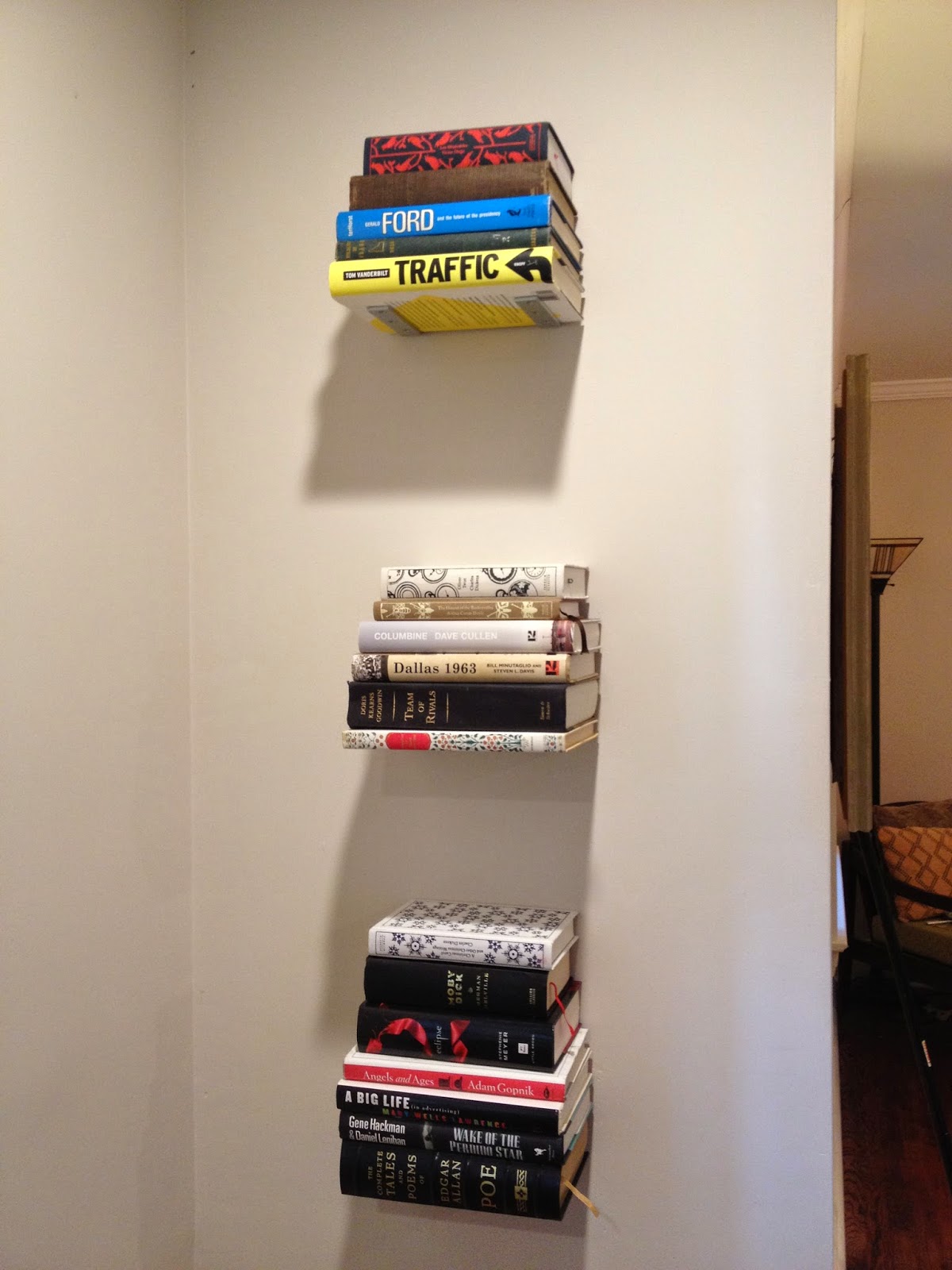 Bungalow Bliss: Floating Books