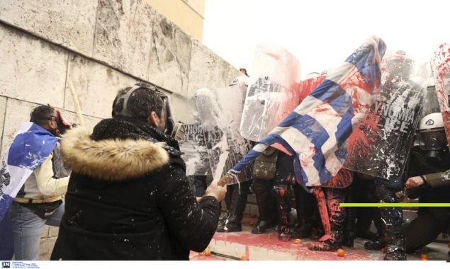 Η απάντηση της ΕΛ.ΑΣ. για τα επεισόδια: «Υπάρχουν τραυματίες αστυνομικοί»- Κανείς δεν λέει για τα χημικά (βίντεο) Η απάντηση της ΕΛ.ΑΣ. για τα επεισόδια: «Υπάρχουν τραυματίες αστυνομικοί»- Κανείς δεν λέει για τα χημικά (βίντεο)
