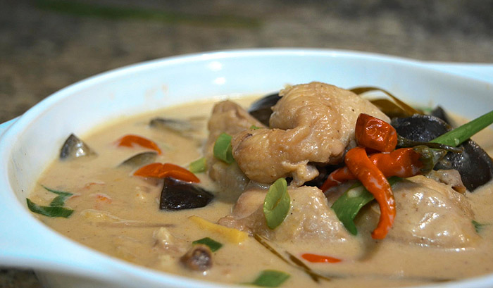 Ginataang Manok ( Spicy Chicken in Coconut Milk ) | Chicken Recipe Ginataang Manok ( Spicy Chicken in Coconut Milk ) | Chicken Recipe