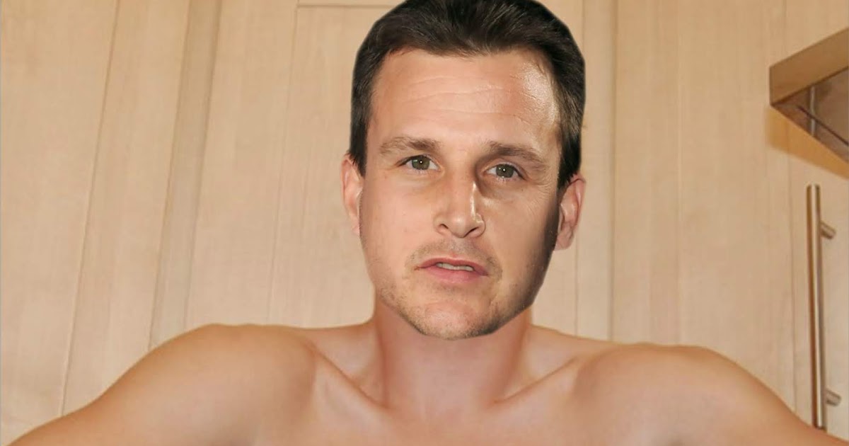Iggyboo Nude Celebrity Fakes: Ryan Serhant