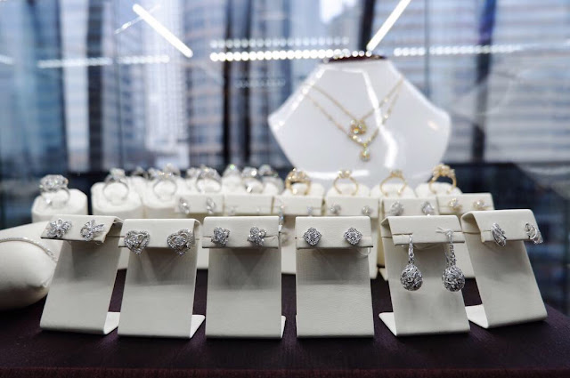 menjadi wanita berani dare to be you bersama goldmart dan goldmaster