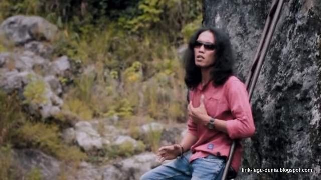 Lirik Lagu Kecewa Dalam Setia Thomas Arya Lirik Lagu Dunia