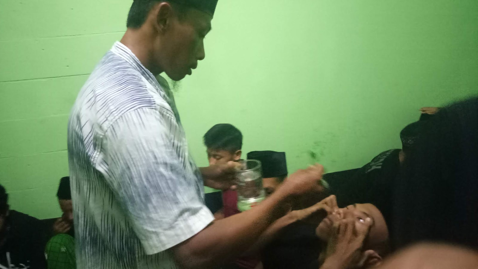Mau Tau Tradisi Para Calon Jawara Silat, Ini Dia Salahsatunya Mau Tau Tradisi Para Calon Jawara Silat, Ini Dia Salahsatunya