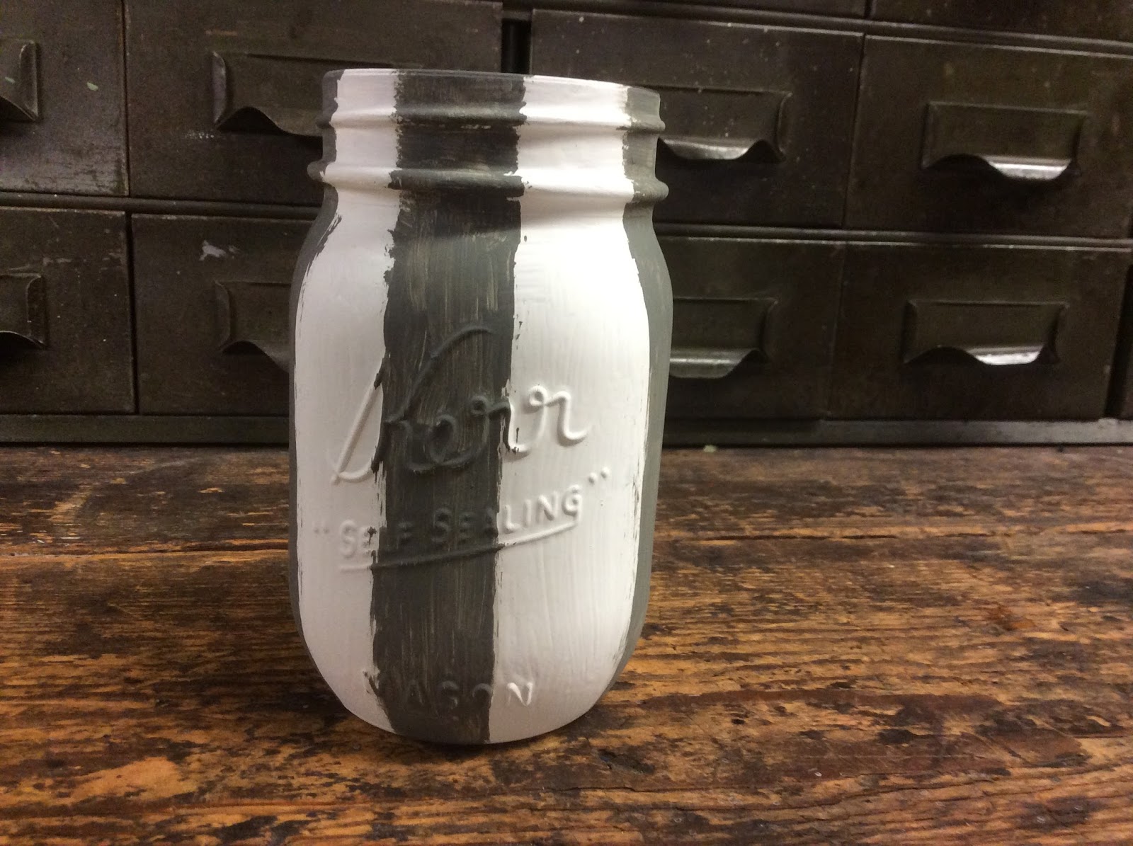 Fresh Vintage by Lisa S How to paint BUFFALO CHECK PLAID on Mason Jars