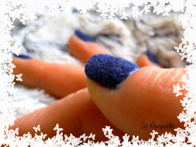 Vernis manucure effet velours Nail Rock - Blog beauté Les Mousquetettes© Vernis manucure effet velours Nail Rock - Blog beauté Les Mousquetettes©