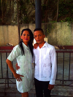 Daniel junto a una de las competidoras de Camaguey.
