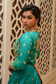 manara chopra fashion show photos manara chopra fashion show photos