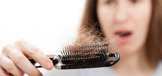 13 Raisons qui conduira à la perte de vos cheveux