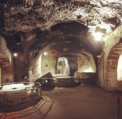 cuevas orvieto tuneles italia roma