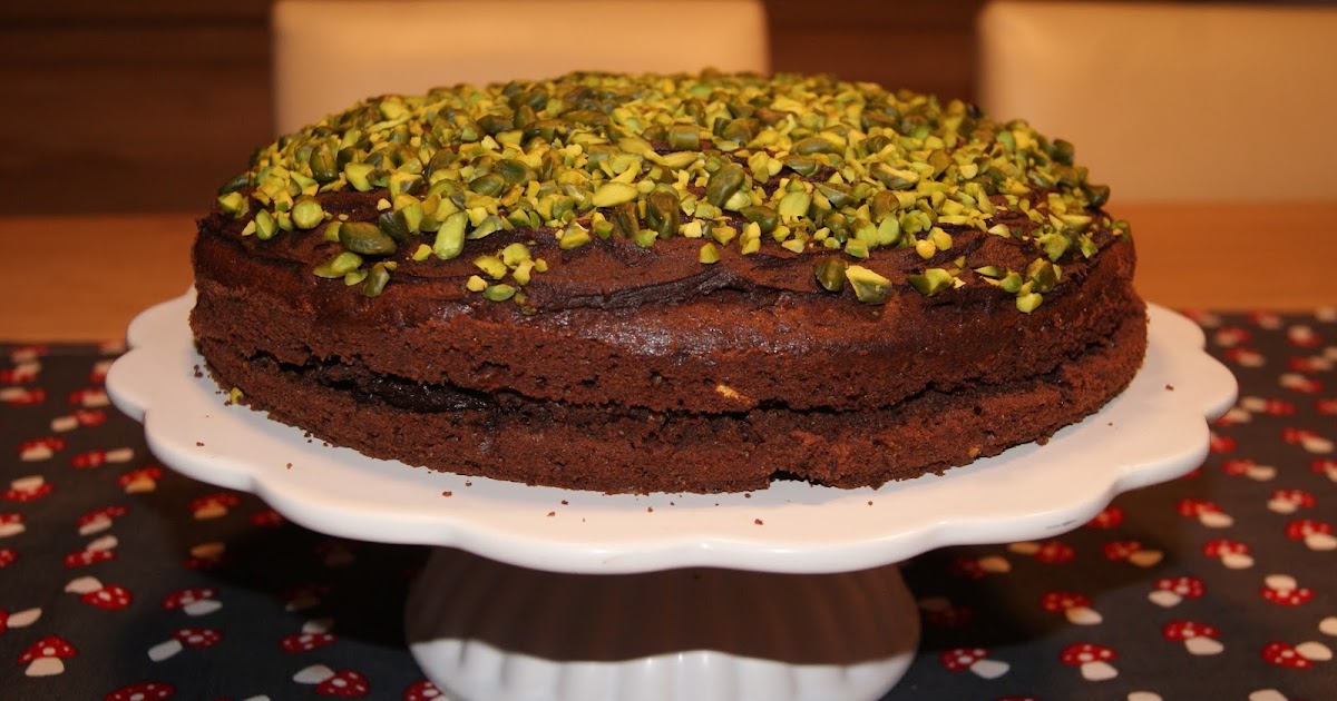 biscuit and buttercream: Pistazien-Schokobuttercremetorte