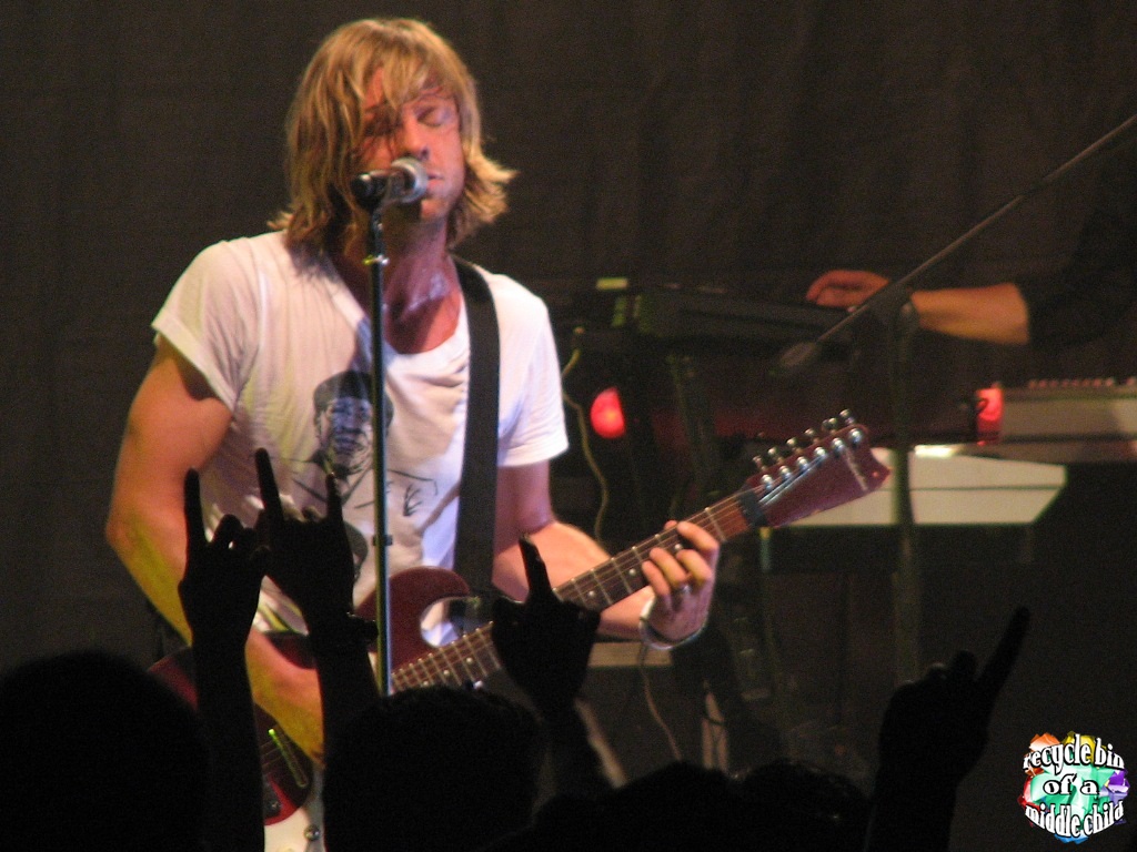 Switchfoot Live in Manila! Recycle Bin of a Middle Child