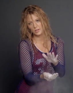 Blake Lively Behind The Scenes - Unfist