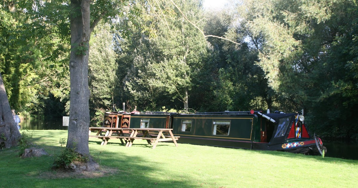 Narrow Boat Albert Thrapston and Islip
