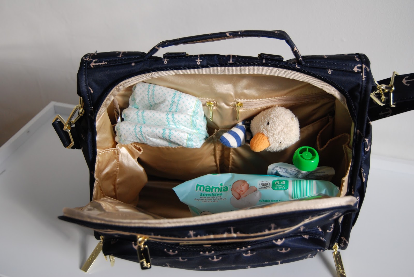 mamia changing bag