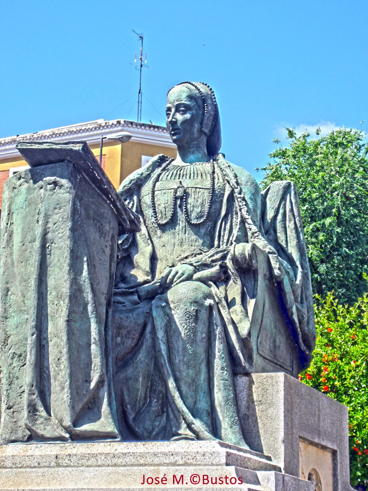 Miradas de Madrid LA PORTADA DEL ANTIGUO HOSPITAL DE LA LATINA