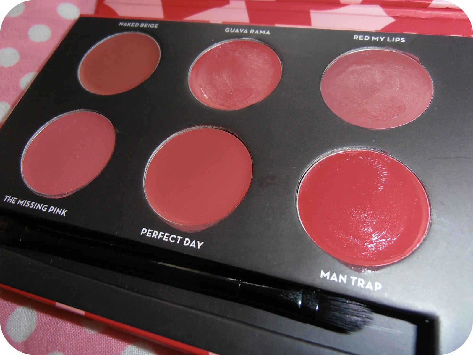 Shell Senseless Soap & Glory Wowed Mouth Palette