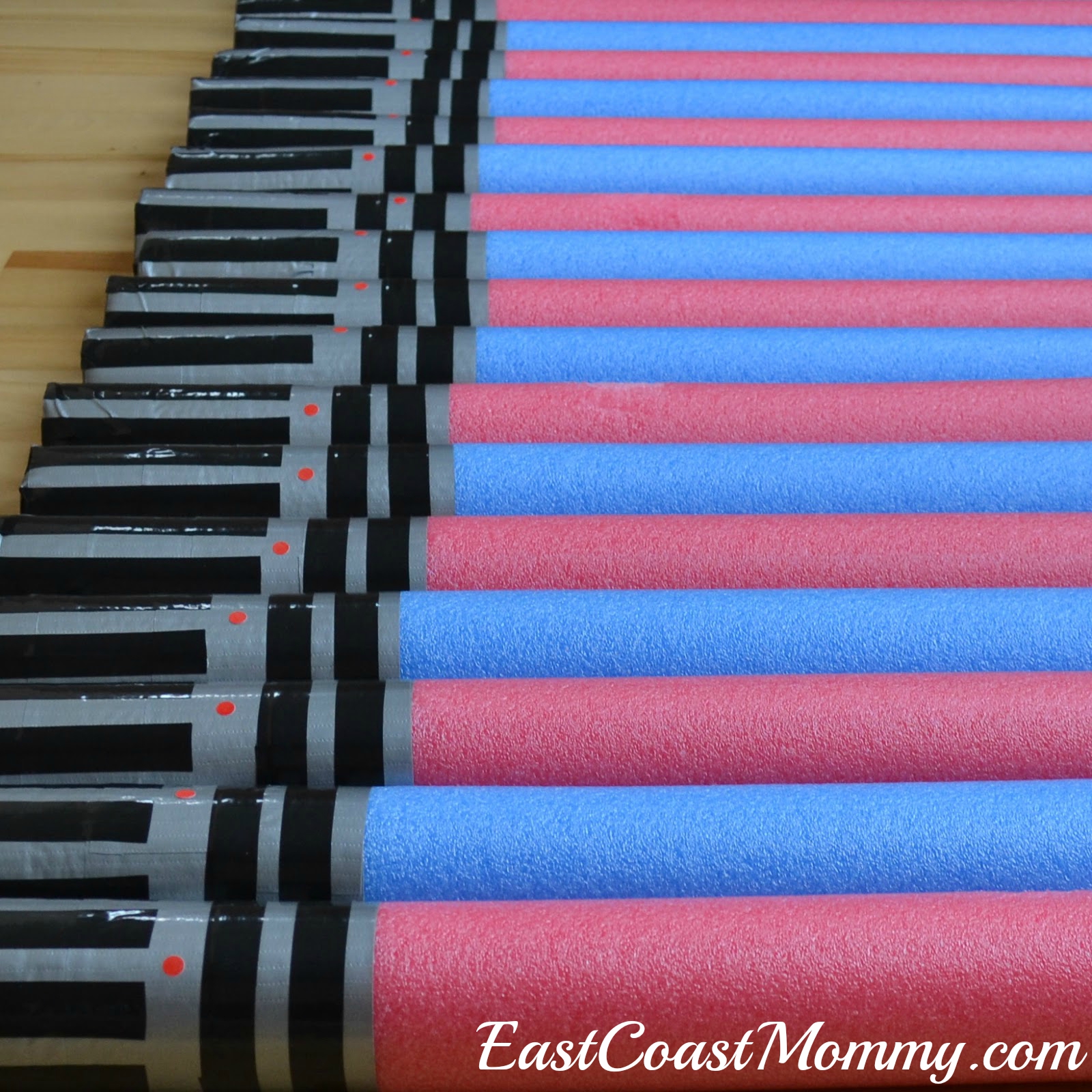 East Coast Mommy: Pool Noodle Lightsabers