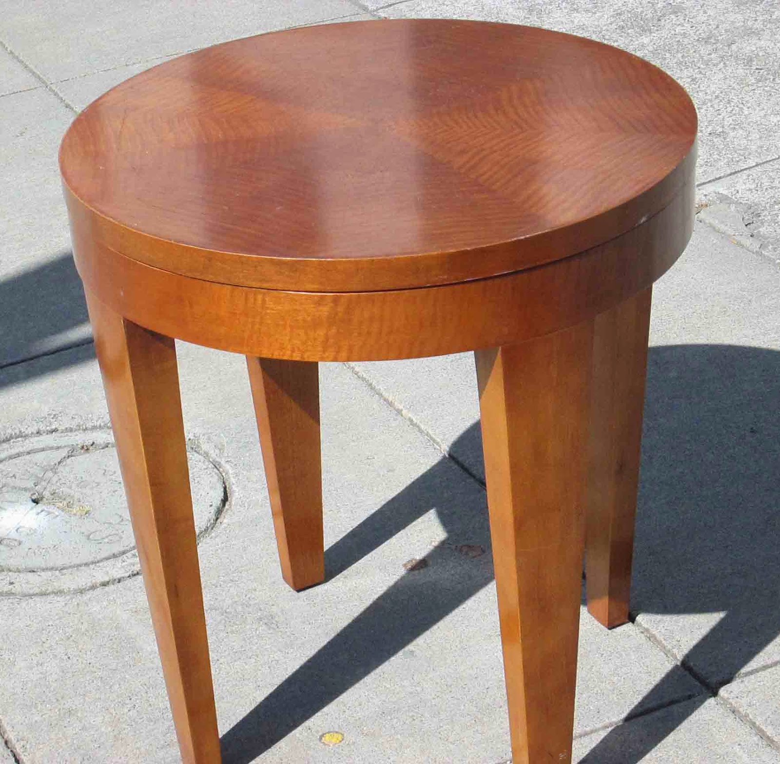 UHURU FURNITURE & COLLECTIBLES: SOLD Modern Lamp Table - $30