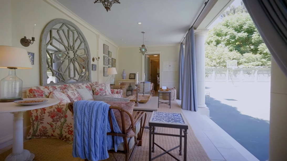 31 Interior Design Photos vs. 1201 Tower Grove Dr, Beverly Hills Luxury Mansion Tour
