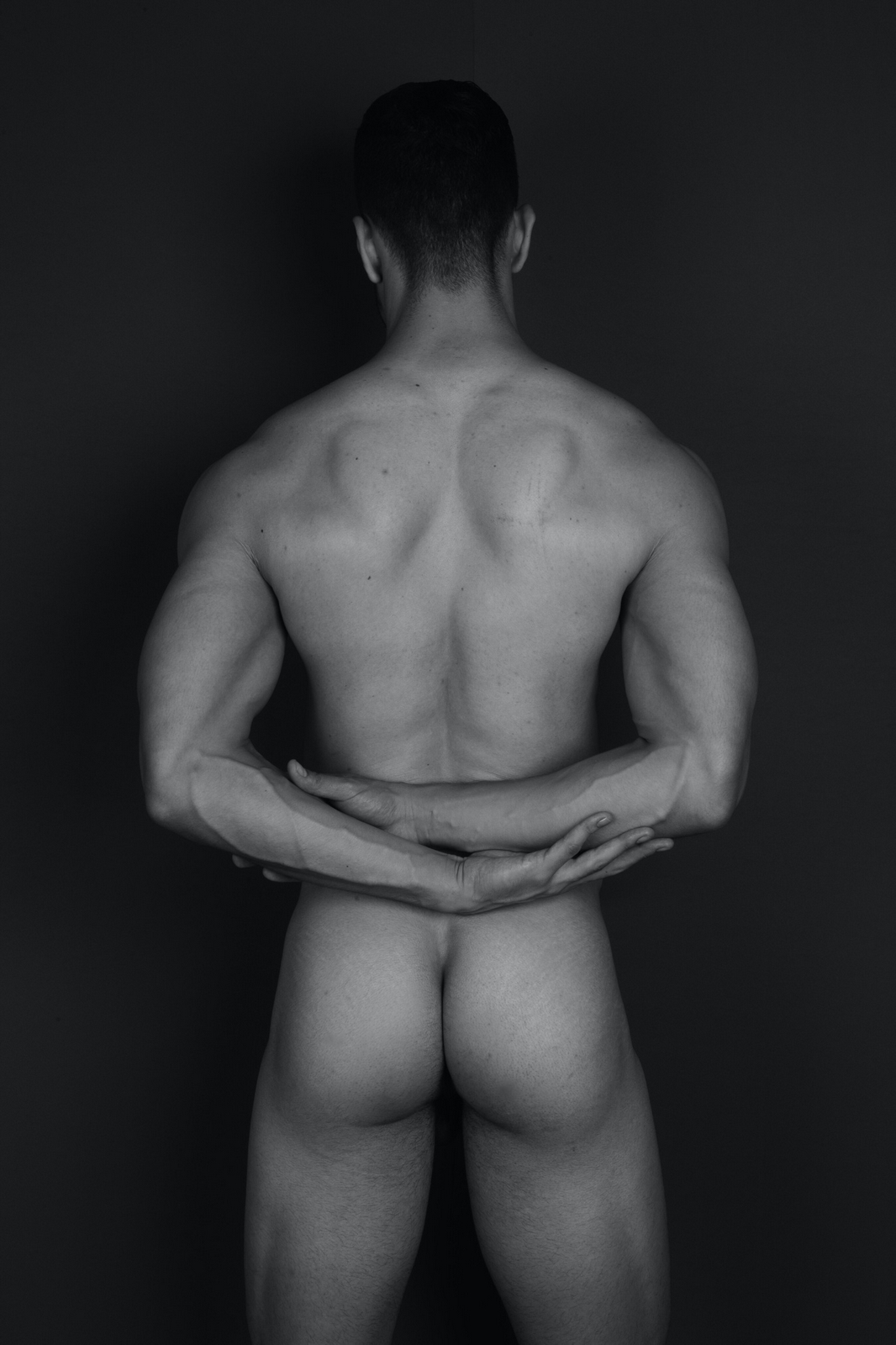 MenS SanA in CorporE SanO (IV), by Marcelo Magnani ft Tiago Volpato (NSFW).