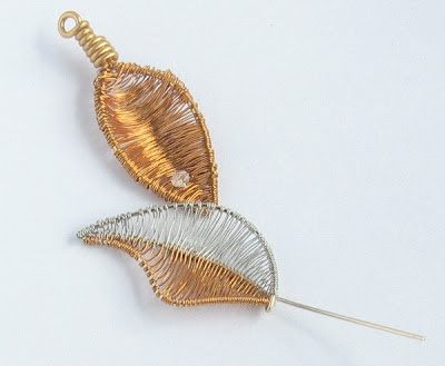 Art of Wire: Double color wire woven leaf