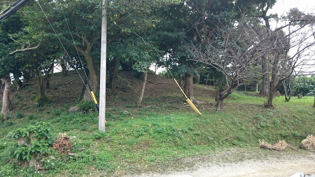ウフンミウタキの北側 ウフンミウタキの北側の写真