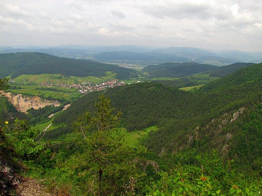 Widok w kierunku wioski Jablonové. Widok w kierunku wioski Jablonové.