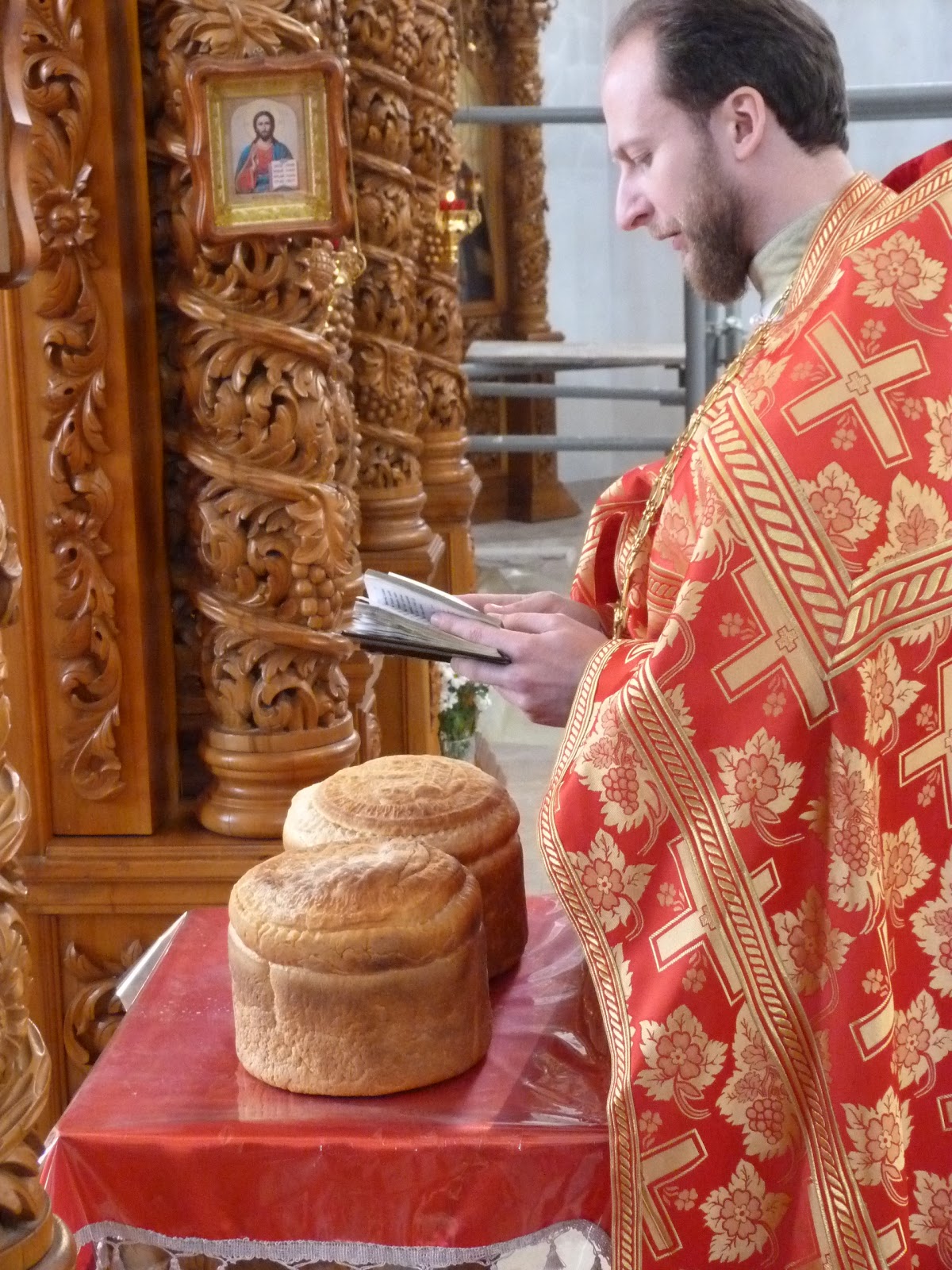 Светлой седмицы артос в храме. Агнец просфора. Чин проскомидии. Хлебушек в церкви. Просфора артос антидор.
