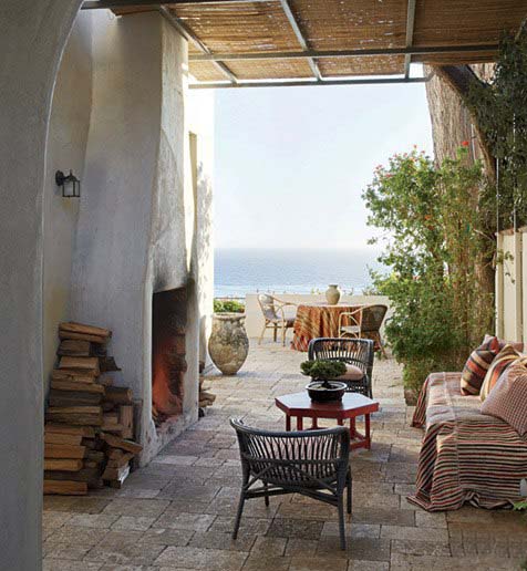 Indoor-Outdoor Living in Malibu Richard Shapiro residence, image via Architectural Digest, as seen on linenandlavender.net