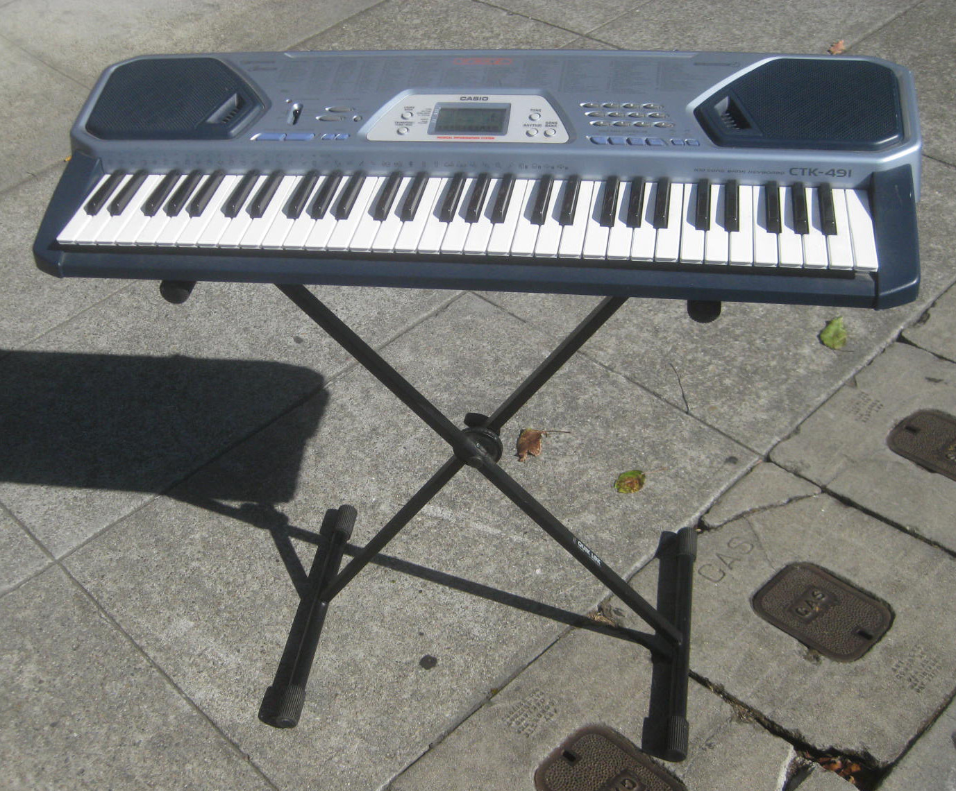 UHURU FURNITURE & COLLECTIBLES SOLD Casio Keyboard 65