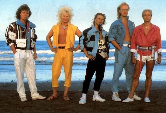 Pictures of men's Fashion in the 80s