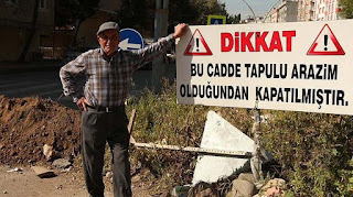 Tapulu arazisinden geçen yolun ikinci şeridini de kapattı