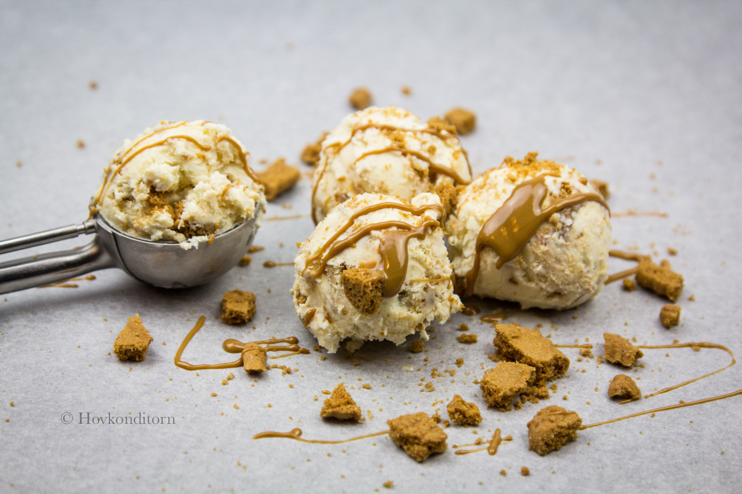 Speculoos Cookie Ice Cream with Speculoos Cookie Butter Swirls