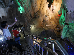 twisting path at Panlong Cave in Yunfu